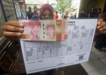 Pemerintah Bagikan Bantuan Rp200 Ribu dan 20 Kg Beras untuk Warga Miskin Bulan Ini