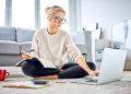 4 Tips Mengelola Uang Hasil Freelance dan Part-Time Agar Biaya Hidup Cukup