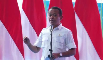 Dukungan Ekosistem EV dan Megaproyek Baterai Terintegrasi untuk PLTS