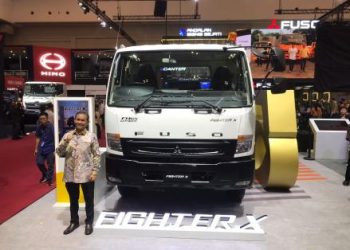 Pameran GIIAS 2025 Mempersembahkan Pengisi Daya Mobile EV dan Fighter X Terbaru Fuso