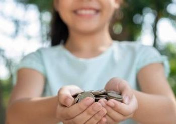 Cara Baru Ajarkan Anak Nabung dengan QRIS di Era Digital Tanpa Celengan Biasa