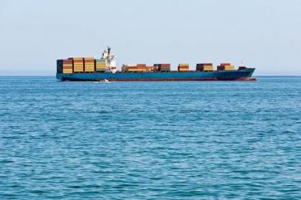 Efektivitas Adopsi AI dalam Logistik Maritim