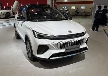 Mobil Hybrid Rp300 Jutaan di GIIAS 2025, Irit Bahan Bakar dan Ramah Lingkungan