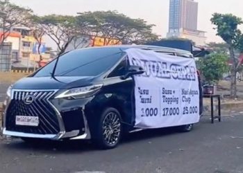 Harga Mobil Lexus Ryu Kintaro untuk Jualan Susu di Jalanan Ternyata Miliaran Rupiah