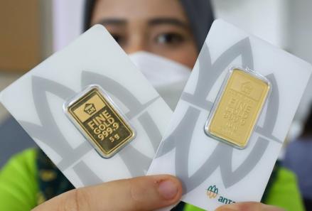 Rebound, Harga Emas Antam Hari Ini Naik Rp13000 per Gram