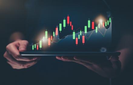 IHSG Premium Dekat ATH, Analis Peringatkan Risiko pada Saham Small Cap