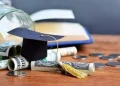 Fasilitasi Mahasiswa Rp65,5 Miliar di 2025, Pengertian dan Syarat Daftar Beasiswa Scolarship