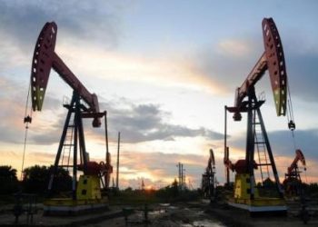 Stok AS Meningkat, Harga Minyak Dunia Terus Tertekan Dekati Level Terendah Tiga Pekan