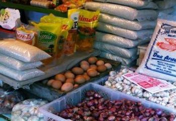 Mayoritas Harga Pangan Turun Akhir Pekan, Beras Dipatok Rp12.456 per Kg