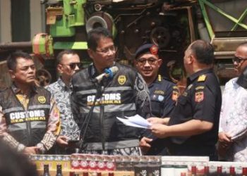 Menkeu Purbaya Teruskan Roadshow Jawa dan Sampaikan Pesan kepada Pegawai Bea Cukai Tanjung Emas