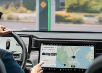 Rivian Tidak Sematkan Apple CarPlay pada Mobil Listriknya yang Berbeda dari yang Lain