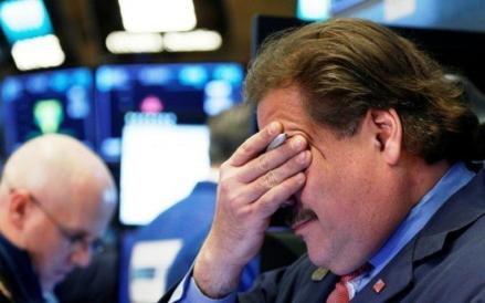 Wall Street Melemah Tertekan Saham Teknologi Saat Pembukaan Pasar