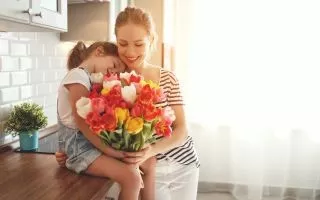 10 Contoh Ucapan dan Ide Merayakan Hari Ibu 2025 agar Ibu Senang