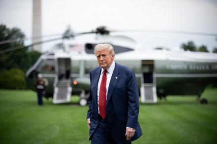 Target Trump Kembalikan Astronot AS ke Bulan pada 2028