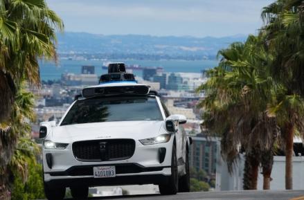 Perusahaan Robot Taksi Cari Pendanaan USD15 Miliar dengan Valuasi Dekati USD100 Miliar