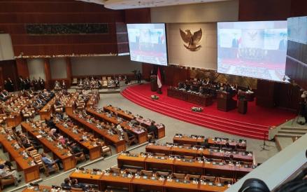 Rapat Paripurna DPR Tetapkan Taufikurrahman Sebagai Anggota Baru Badan Supervisi LPS